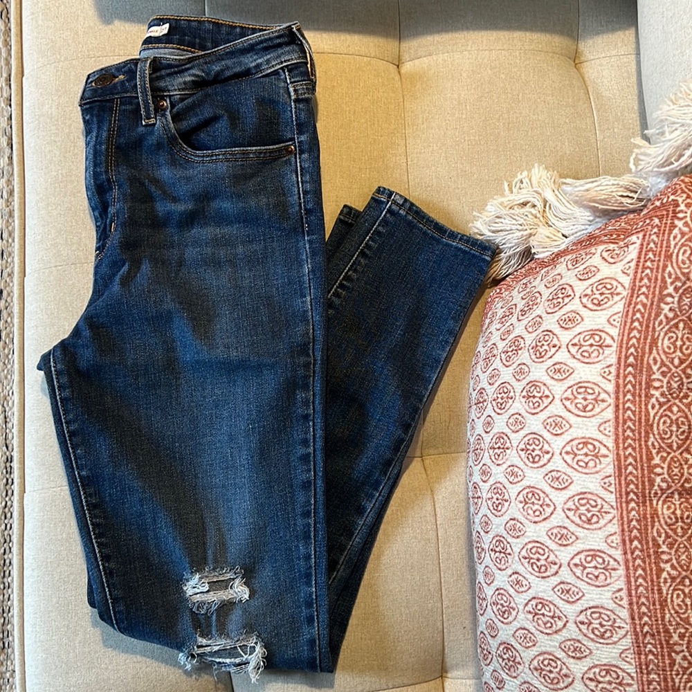 Levi’s 721 High Rise Skinny Ankle jeans